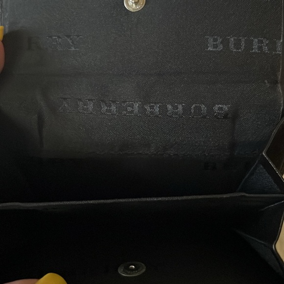AUTHENTIC Burberry wallet - Picture 6 of 8